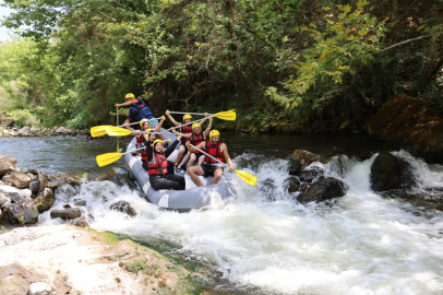 Bursa’da gençler rafting heyecanı yaşadı