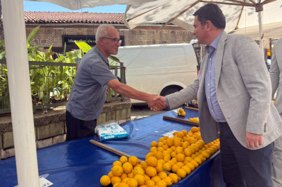 Başkan Aydın, Muradiye Pazarı’nda esnaf ve vatandaşla buluştu