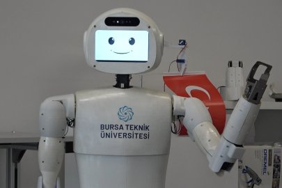 BTÜ'de yapay zeka destekli insansı robot geliştirildi