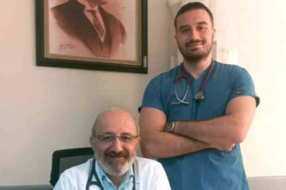 Baba oğul aynı hastanede görev yapıyor