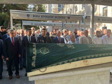 Bursa’nın duayen gazetecilerinden Engin Özpınar toprağa verildi