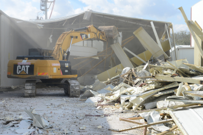 Yaylacık’ta iki kaçak yapı yıkıldı