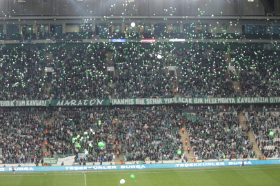 Bursaspor taraftarları minik Çağan Ata’nın mücadelesini kutladı