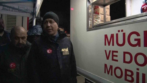 Bakan Yerlikaya, deprem bölgesinde incelemelerde bulundu