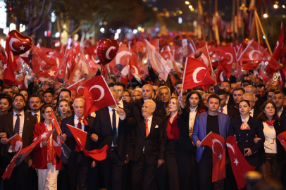 Bursa’da onbinlerce kişi Cumhuriyet coşkusuna ortak oldu