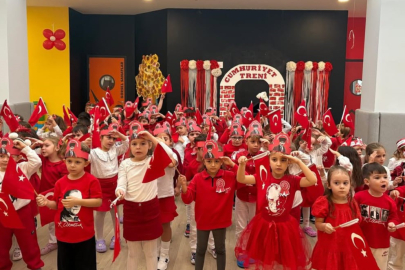 Nilüfer kreşlerinde Cumhuriyet sevinci