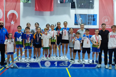 Osmangazili Badmintoncular Madalyaya Doydu