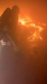 Kuruyemiş fabrikasında korkutan yangın 16 itfaiye aracı seferber oldu