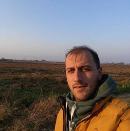 3 çocuk babası adam halı sahada kalbine yenildi