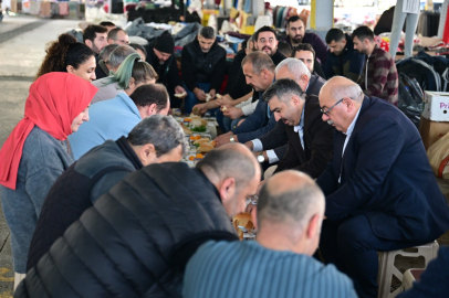 Başkan Yılmaz pazar esnafı ile buluştu