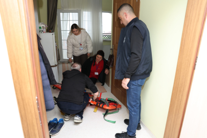 Nilüfer’de huzurevi sakinlerine afet tatbikatı 