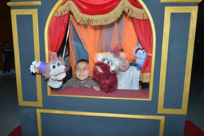 Karagöz Kukla Ve Gölge Oyunları’na renkli açılış