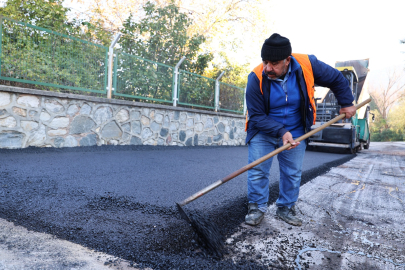 İnkaya yolları 250 ton asfaltla yenilendi
