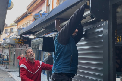 Arap Şükrü Sokağı’ndaki tenteler sökülüyor
