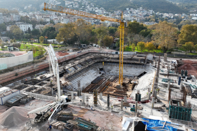 Atatürk Spor Salonu hızla yükseliyor