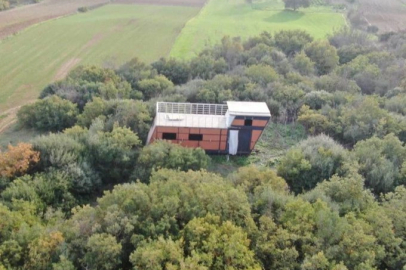 Evi, içindeki eşyalarla çaldılar