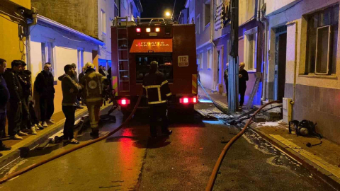 Bursa’da binanın çatısında çıkan yangın korkuttu