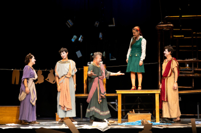 ‘Tomris: Bir Uyumsuz Öykü’, seyirciyle buluştu