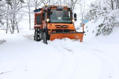 Osmangazi’de karla kapanan yollara anında müdahale