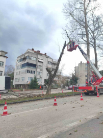 Lodosa karşı büyükşehir ekipleri sahada