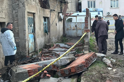 Lodosta yıkılan duvarın altında kalan genç hayatını kaybetti