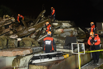 Osmangazi ekipleri gemlik merkezli deprem tatbikatında görev aldı