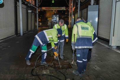 Tarihi Çarşı ve Hanlar Bölgesinde gece mesaisi