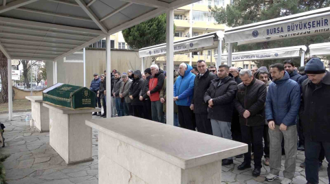 Yazar Ahmet Turan Alkan Bursa’da toprağa verildi