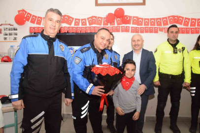 Bursa’da polislerden ilkokul öğrencilerine güvenlik eğitimi