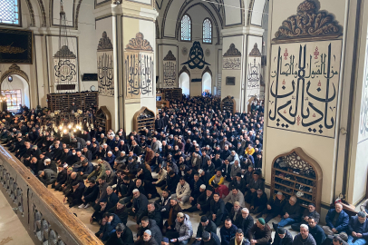 Ramazan’ın ilk Cuma’sında Ulucami doldu taştı
