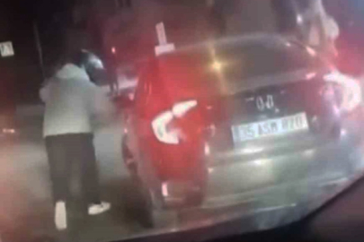 Bursa’da trafikte motosikletliye kadın sürücüden tekme ve tokatlı saldırı