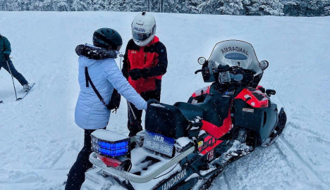 Uludağ’da jandarmadan kayakçılara yardım eli
