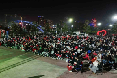 Bursa’da dev ekranda milli coşku