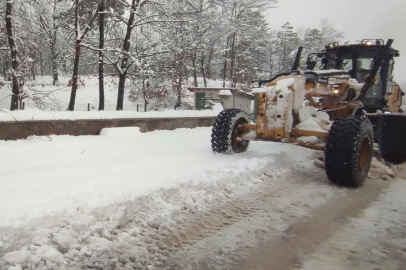 Bursa’nın yüksek kesimlerinde karla mücadele sürüyor
