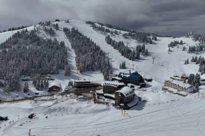 Uludağ’da sezon uzadı nisan ayıyla 2 metre kar var