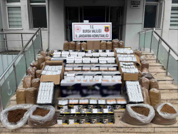 Bursa’da kaçak tütün operasyonu: 205 bin adet makaron ele geçirildi