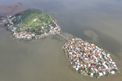 "Küçük Venedik" turizm sezonunu açtı ama yolları kapandı