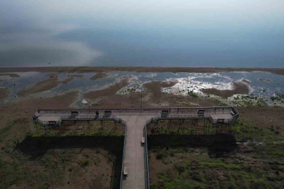 İznik Gölü’ndeki su çekilmesi alarm veriyor