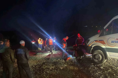 Dere yatağında su seviyesi artınca 4 kişi mahsur kaldı
